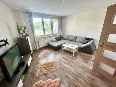 Kiadó lakások, 4-szobás, Dubnica nad Váhom · €750