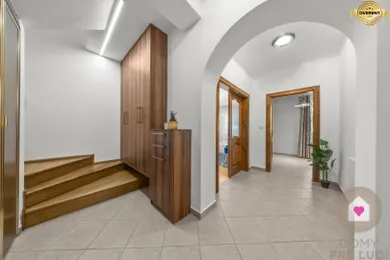 Na predaj 4-izbový byt, 138 m², Bratislava-Karlova Ves
