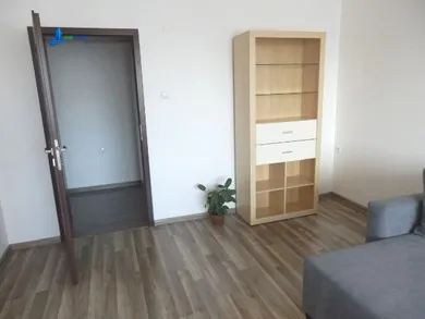 Na prenájom 2-izbový byt, 72 m², Banská Bystrica, Dlhá ulica