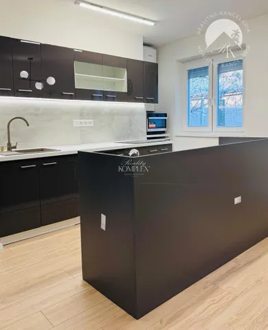 Na prenájom 2-izbový byt, 57 m², Komárno