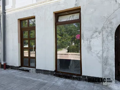 Lokale komercyjne na wynajem, Trnava · €1800
