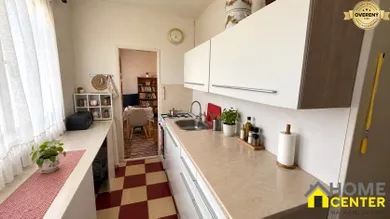 Na predaj 3-izbový byt, 65 m², Komárno