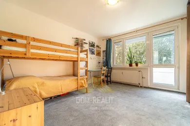 Na predaj 3-izbový byt, 75 m², Bratislava-Petržalka, Rovniankova