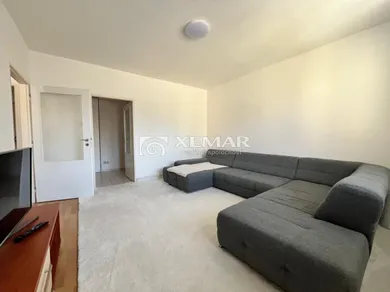 Na prenájom 2-izbový byt, 63 m², Banská Bystrica