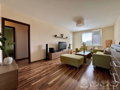 Na prenájom 4-izbový byt, 79 m², Dunajská Streda, Nám. SNP