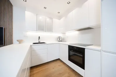 Na prenájom 3-izbový byt, 88 m², Bratislava-Nové Mesto, Pod Vtáčnikom