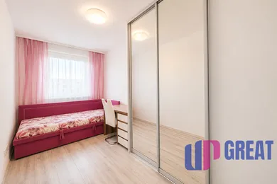 Na prenájom 4-izbový byt, 85 m², Bratislava-Petržalka, Wolkrova