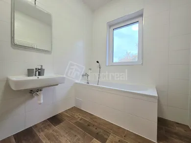 Na predaj 3-izbový byt, 76 m², Liptovský Mikuláš, Kpt. Nálepku