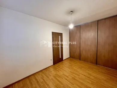 Na predaj 3-izbový byt, 62 m², Nové Zámky, -