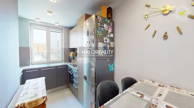 Na predaj 3-izbový byt, 71 m², Komárno