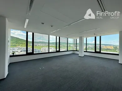 Na prenájom objekt, 141 m², Bratislava-Rača, Račianska