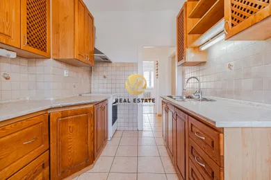 Byty na prenájom 3-izbový, Nitra · €870