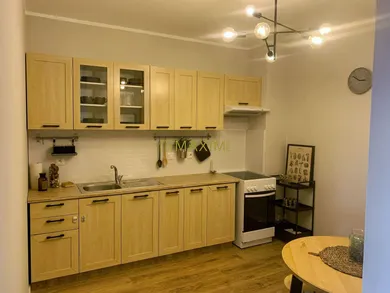 Na predaj 2-izbový byt, 54 m², Bratislava-Petržalka, Vyšehradská