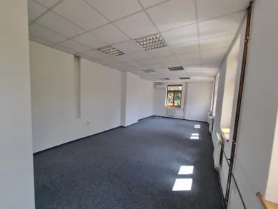 Na prenájom komerčné, 36 m², Košice-Staré Mesto, Hradbová