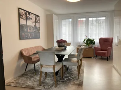 Na predaj 4-izbový byt, 80 m², Bratislava-Podunajské Biskupice