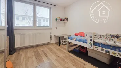 Na predaj 3-izbový byt, 66 m², Belá-Dulice, -