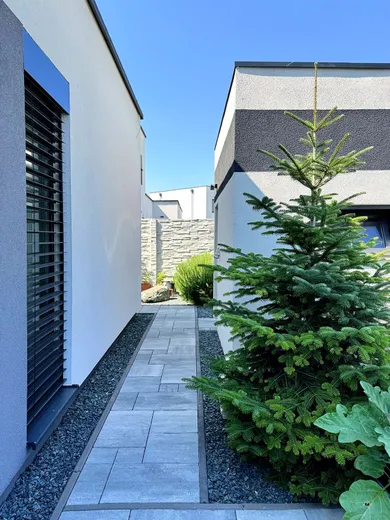 Na predaj 4-izbový dom, 102 m², Rovinka, Žitná ulica