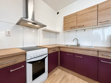 Na predaj 1-izbový byt, 27 m², Bratislava-Petržalka, Andrusovova