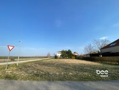 Na predaj pozemok, 400 m², Vojka nad Dunajom