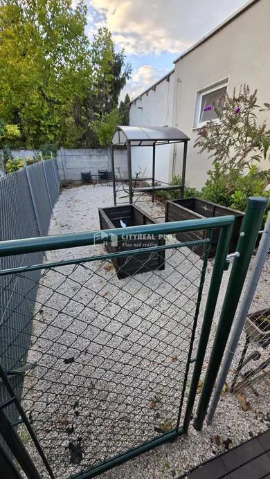 Na predaj 4-izbový byt, 90 m², Nové Zámky