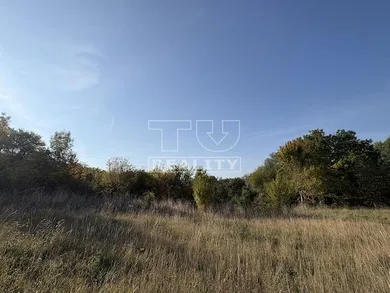 Na predaj pozemok, 806 m², Trenčín