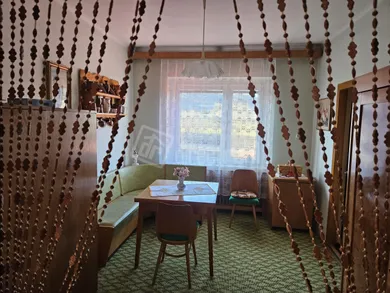 Na predaj dom, 240 m², Nová Baňa, Brehy