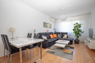 Byty na prenájom 3-izbový, Bratislava-Petržalka · €850