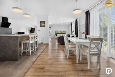Na predaj 4-izbový dom, 226 m², Trenčianske Stankovce