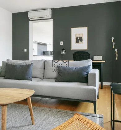Na predaj 2-izbový byt, 50 m², Bratislava-Petržalka, Vilová