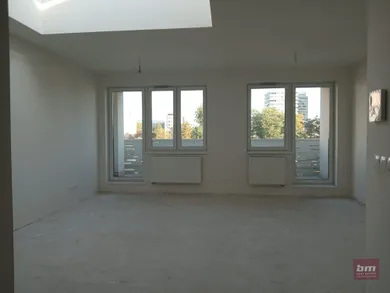 Na predaj 2-izbový byt, 48 m², Bratislava-Petržalka, Farského