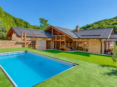 Eladó házak, 5-szobás, Marianka · €1 500 000