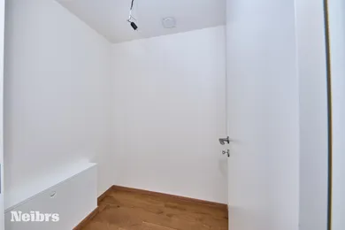 Na prenájom 4-izbový byt, 98 m², Bratislava-Staré Mesto, Žižkova