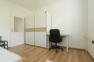Na prenájom 3-izbový byt, 68 m², Bratislava-Staré Mesto, Žižkova