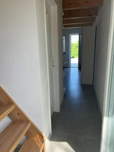 Na prenájom 1-izbový byt, 40 m², Bratislava-Ružinov, Pod gaštanmi