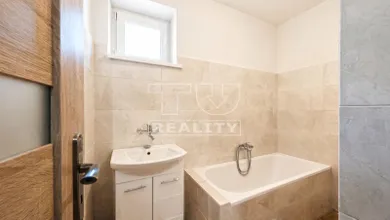 Na predaj 3-izbový byt, 78 m², Bánovce nad Bebravou