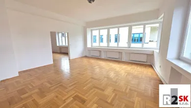 Na prenájom 4-izbový byt, 164 m², Žilina, Námestie Andreja Hlinku