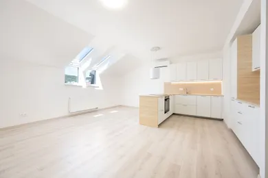 Byty na prenájom 2-izbový, Púchov · €700