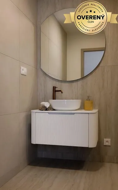 Na predaj 3-izbový byt, 67 m², Bratislava-Podunajské Biskupice