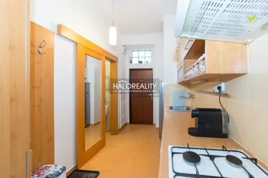 Na predaj 1-izbový byt, 35 m², Bratislava-Staré Mesto, Lazaretská