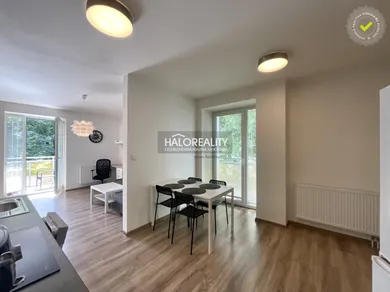 Квартири в оренду, 2-кімнатні, Banská Bystrica · €750