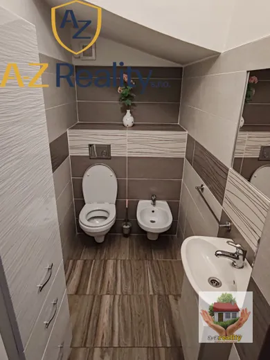 Na predaj 5-izbový dom, 120 m², Komárno