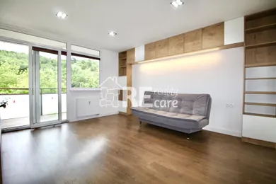 Mieszkania na wynajem, 3-pokojowe, Bratislava-Lamač · €630