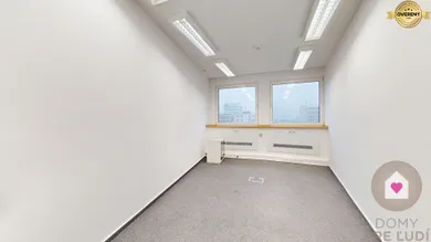 Na prenájom komerčné, 692 m², Bratislava-Ružinov, Plynárenská
