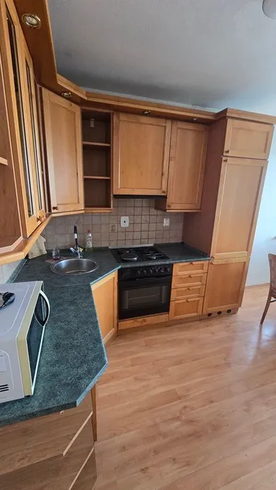 Na prenájom 3-izbový byt, 75 m², Nitra, Južná