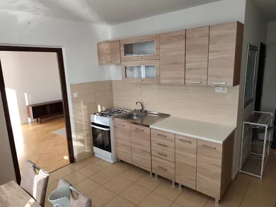 Byty na prenájom 1-izbový, Prievidza · €380