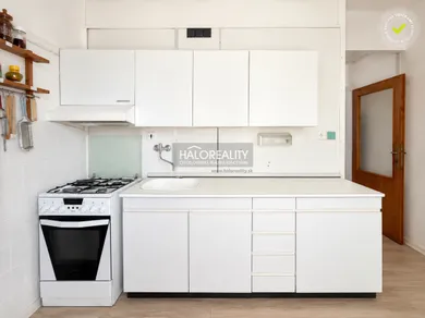 Mieszkania na sprzedaż, 3-pokojowe, Košice-Nad jazerom · €194 990