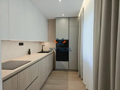 Na predaj 2-izbový byt, 54 m², Banská Bystrica