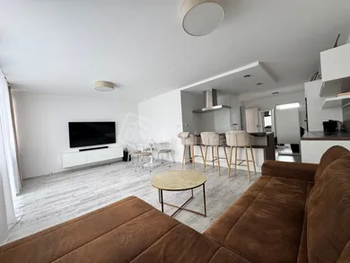Na prenájom 3-izbový byt, 86 m², Liptovský Mikuláš, Trávniky