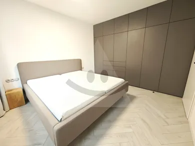 Na prenájom 2-izbový byt, 55 m², Martin, Holubyho