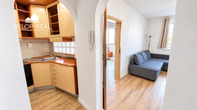 Na prenájom 3-izbový byt, 49 m², Bratislava-Karlova Ves